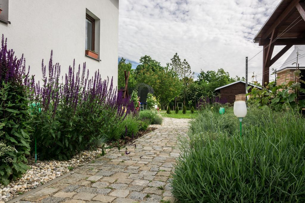 Penzion Harmonie Lednice Exterior foto